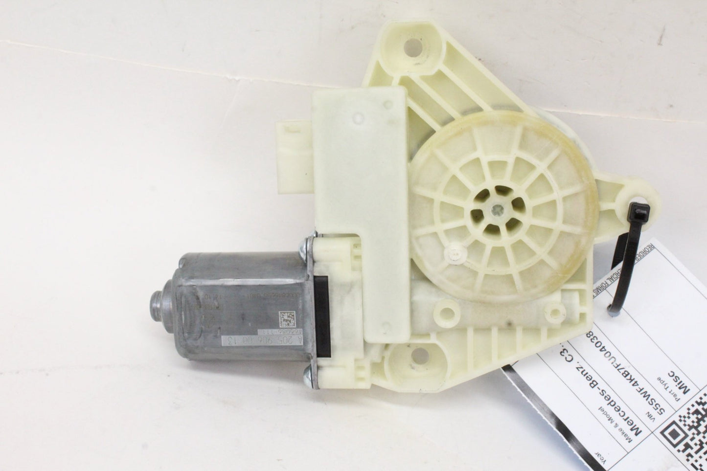 2015-2020 Mercedes C300 W205 Front Left Window Regulator Motor 2059060013