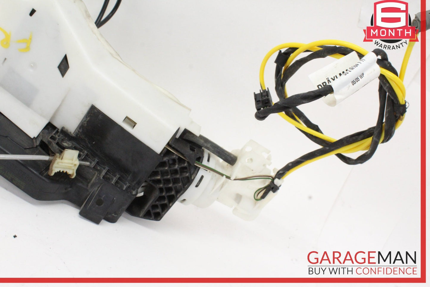 2003-2012 Mercedes-Benz SL500 R230 Right Front Door Lock Actuator 2307200435
