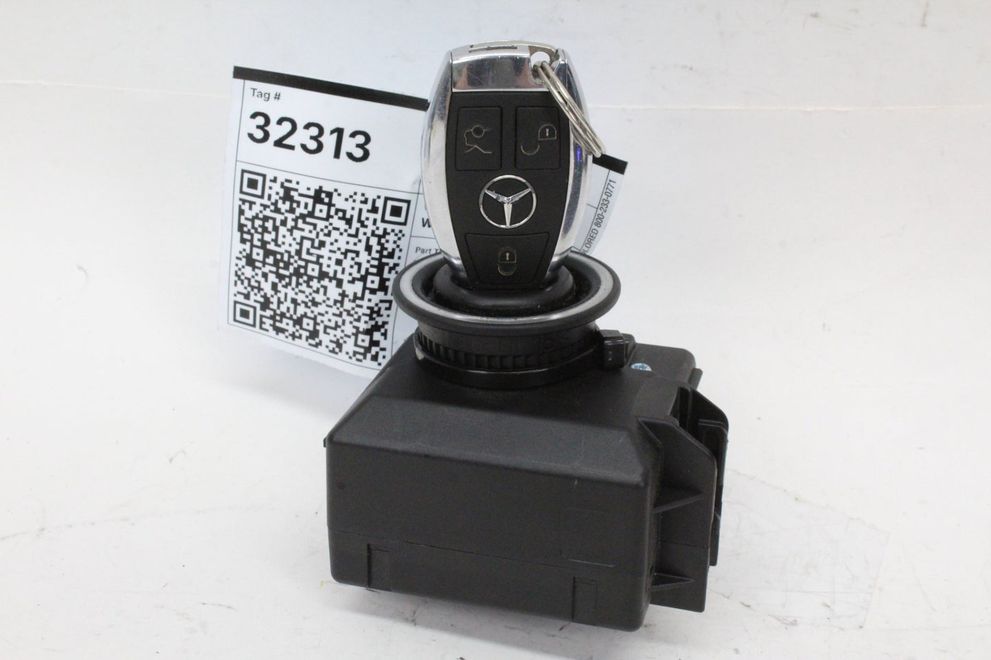 2008-2014 Mercedes-Benz C250 CDI W204 Ignition Switch Module w/ Key 2079052600