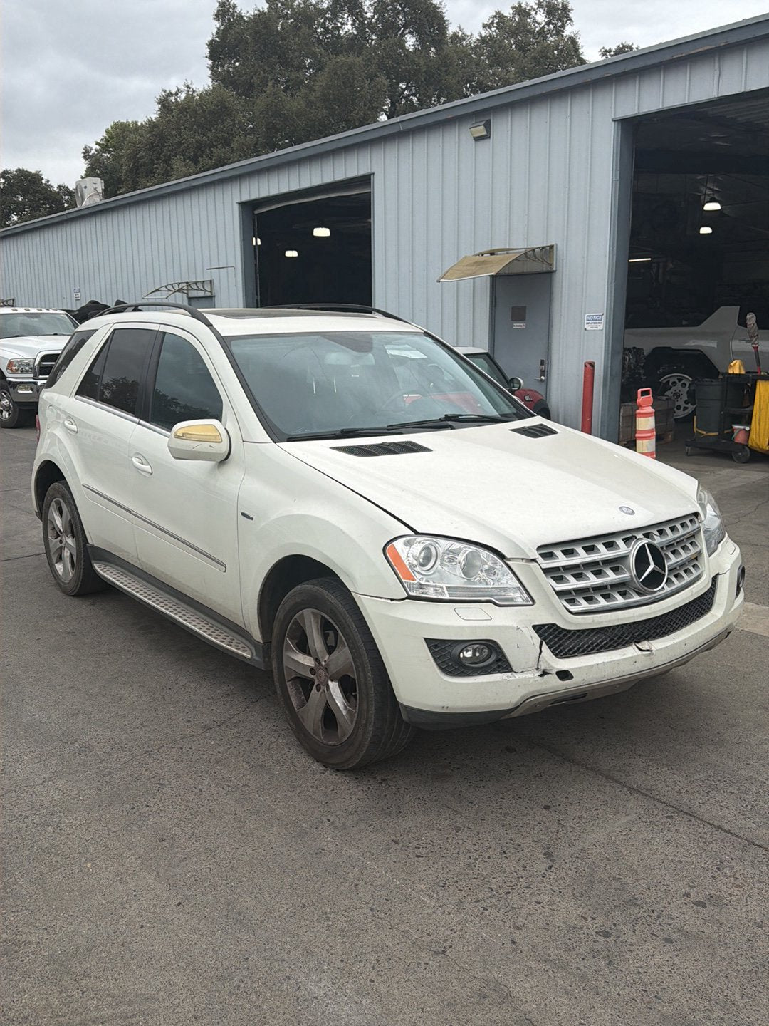Parting Out- 2010 Mercedes-Benz ML350- 234