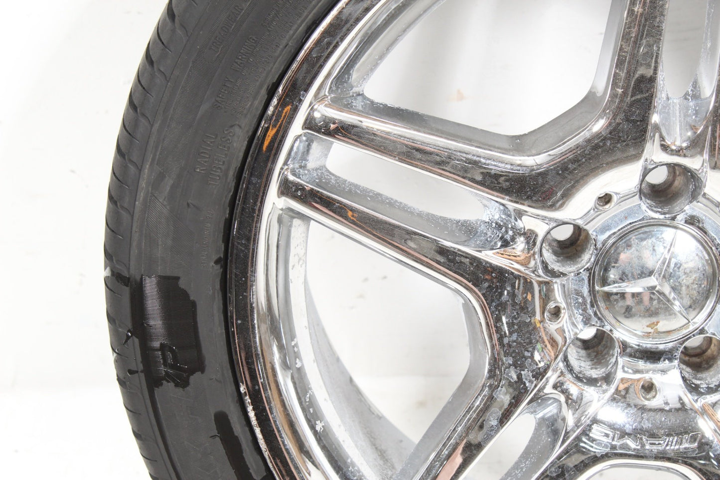 2002-2012 Mercedes-Benz SL500 R230 Wheel Rim w/ Tire 2304012802
