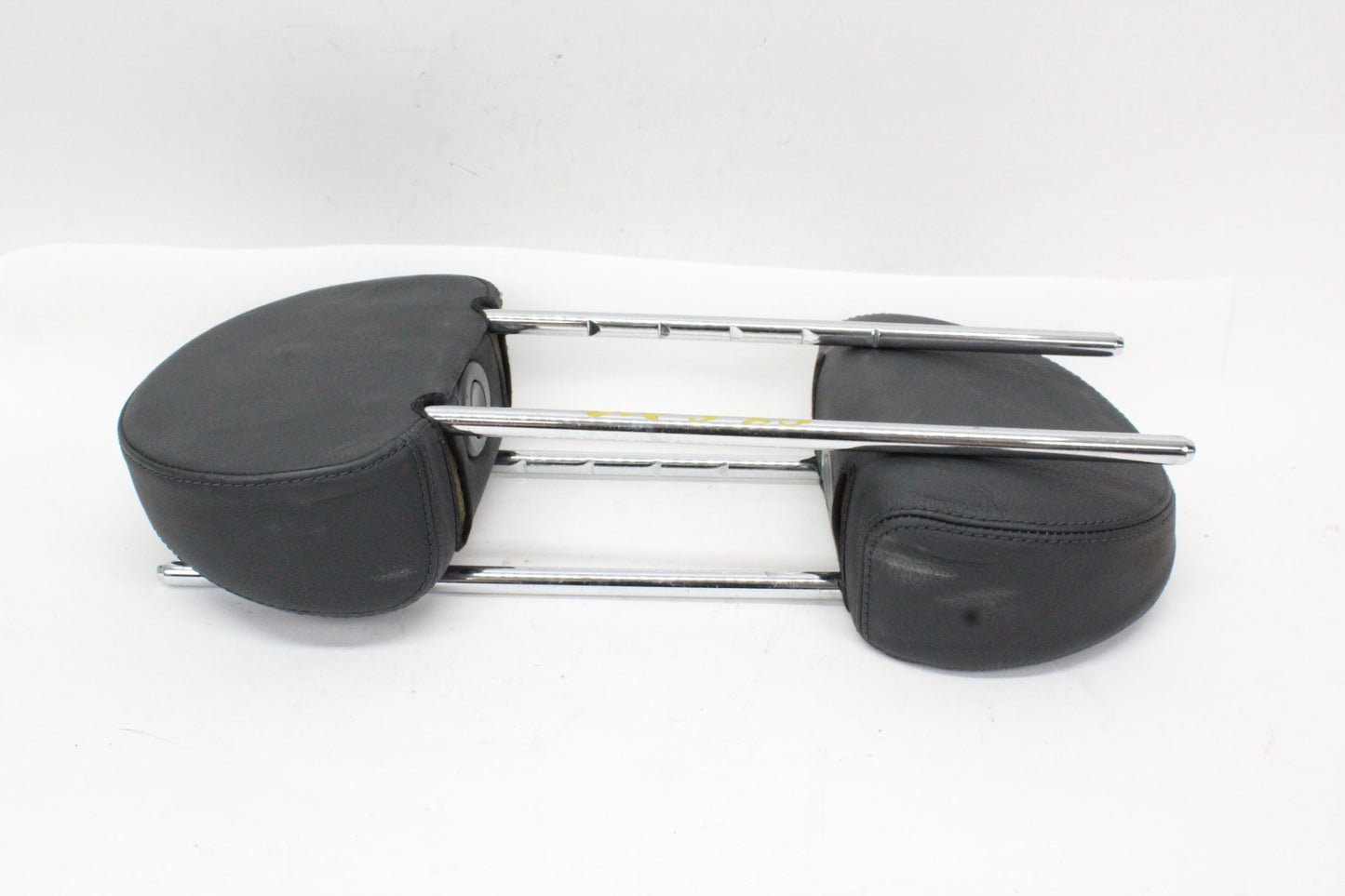 2003 - 2009 Mercedes-Benz E320 W211  Front Left or Right Side Head Rest 2119701978 Genuine