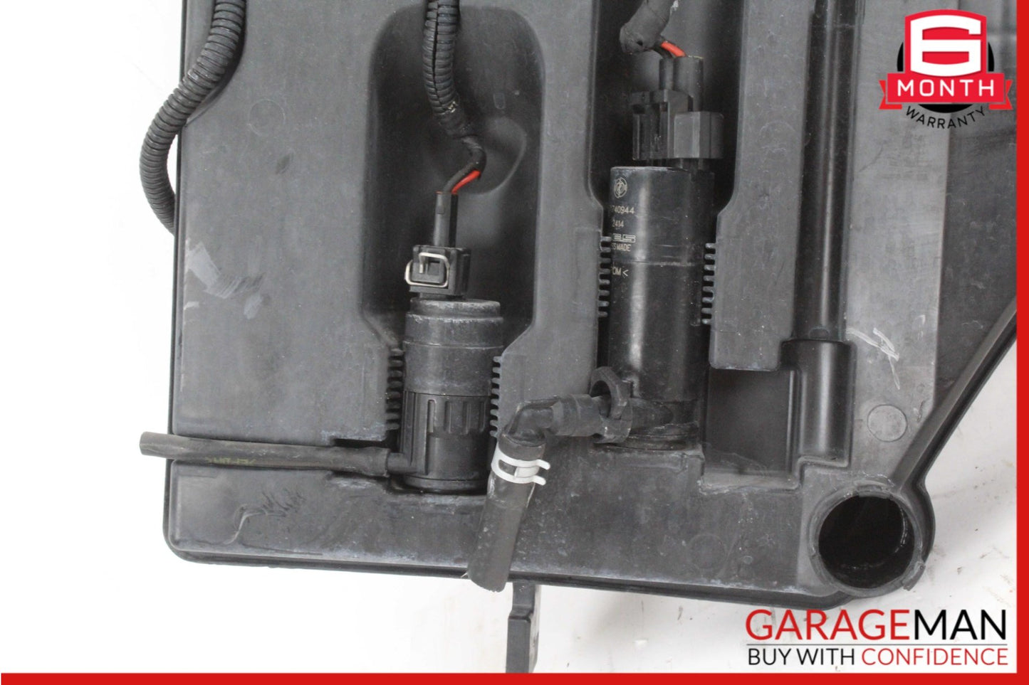 2014-2022 Maserati Quattroporte Windshield Washer Fluid Reservoir 670001648