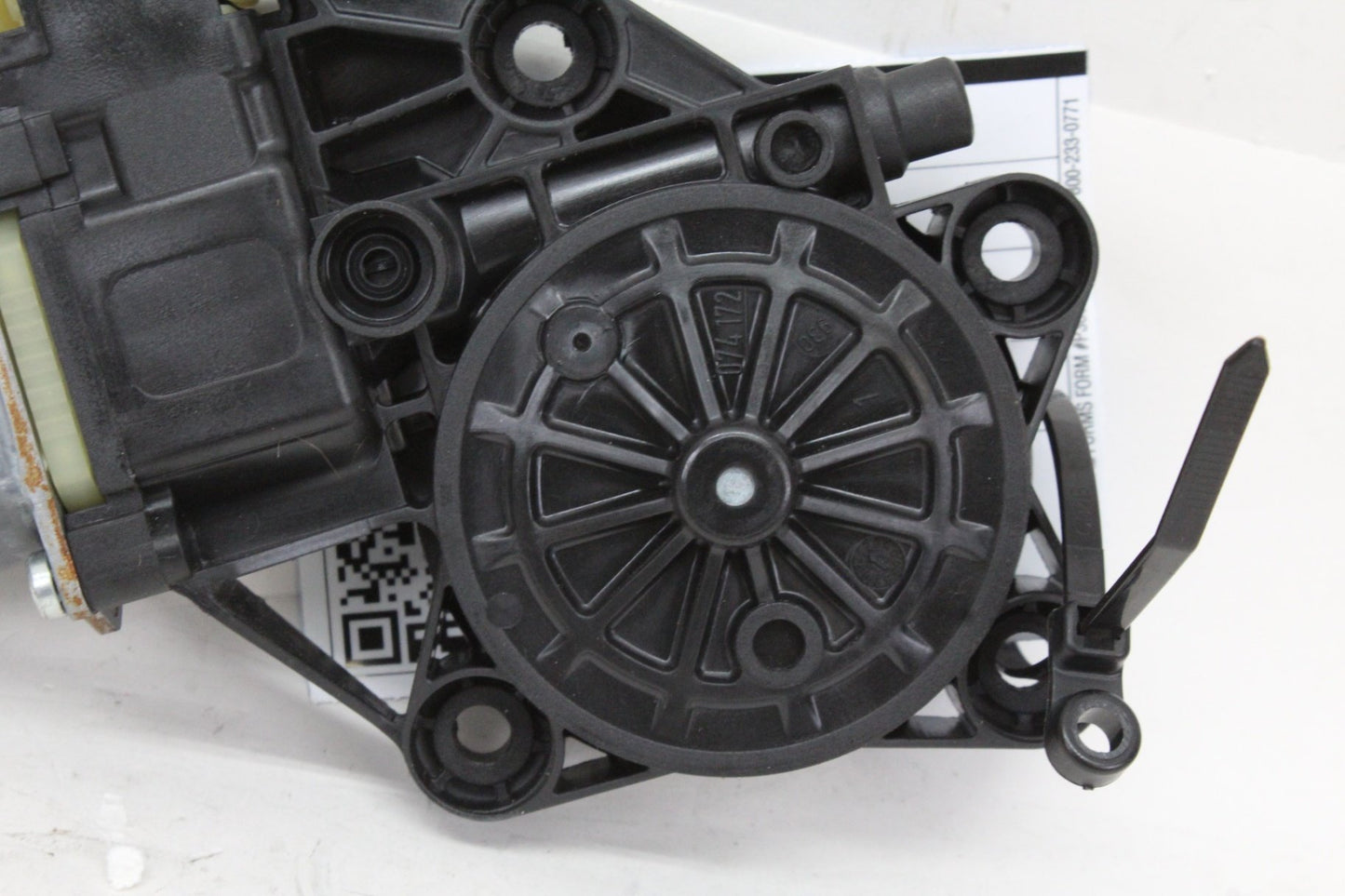 2007-2015 Mini Cooper R56 Front Right Side Window Regulator Motor 2757044 OEM