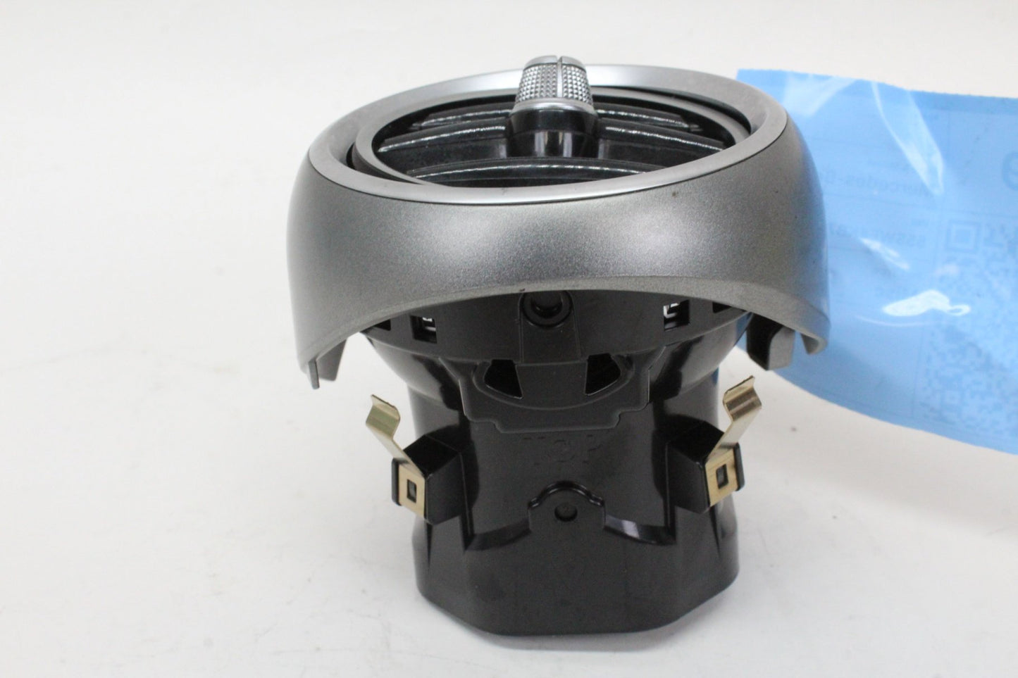 2015-2020 Mercedes C300 W205 Left Dash Air Vent 2058303900