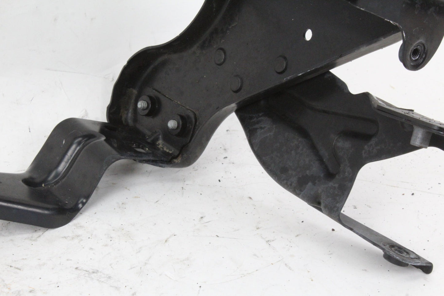 2008-2014 Mercedes-Benz C300 W204 Front Right Head Light Bracket 2046200291 OEM