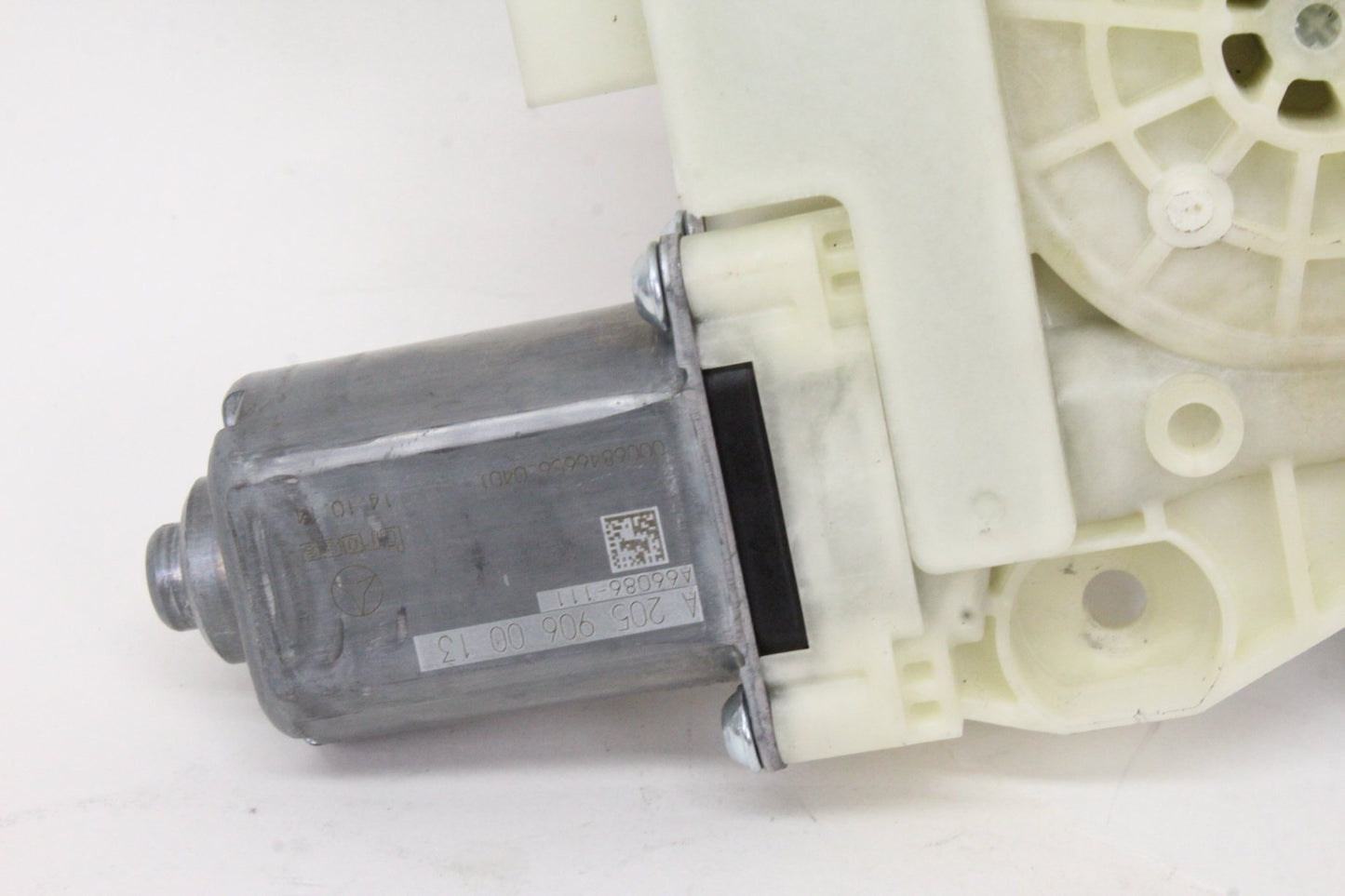 2015-2020 Mercedes C300 W205 Front Left Window Regulator Motor 2059060013