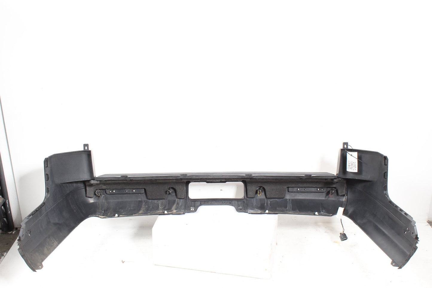 2010-2016 Land Rover LR4 SUV Rear Bumper Cover Assembly AH2217A958AA OEM