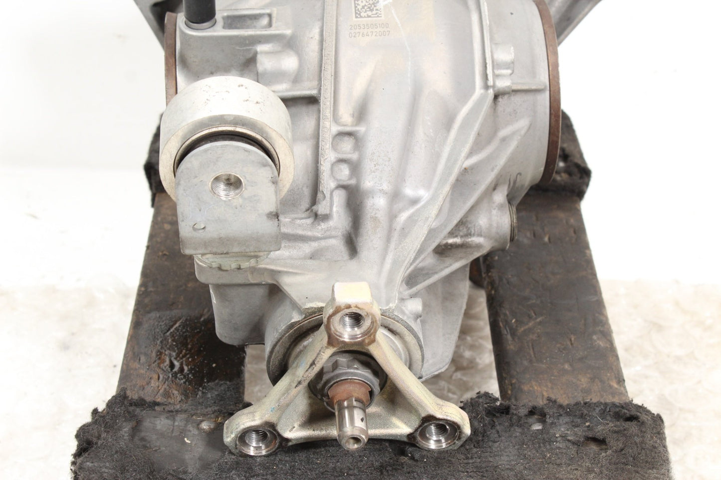 2015-2016 Mercedes-Benz C300 W205 Rear Differential Carrier 2053505100