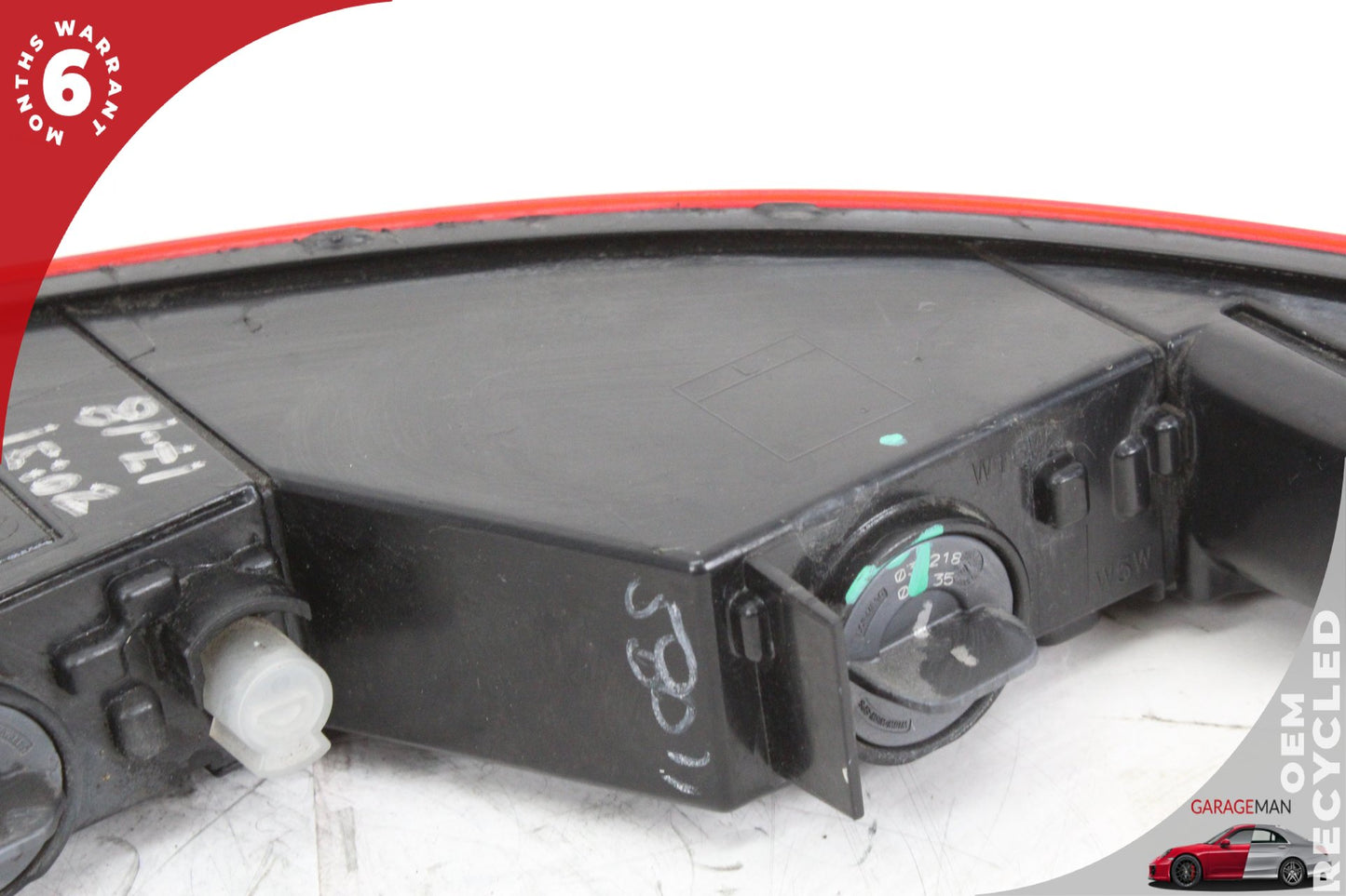 2014-2017 Audi SQ5 8R SUV Rear Right Side Lower Bumper Tail Light 8R0945096B OEM