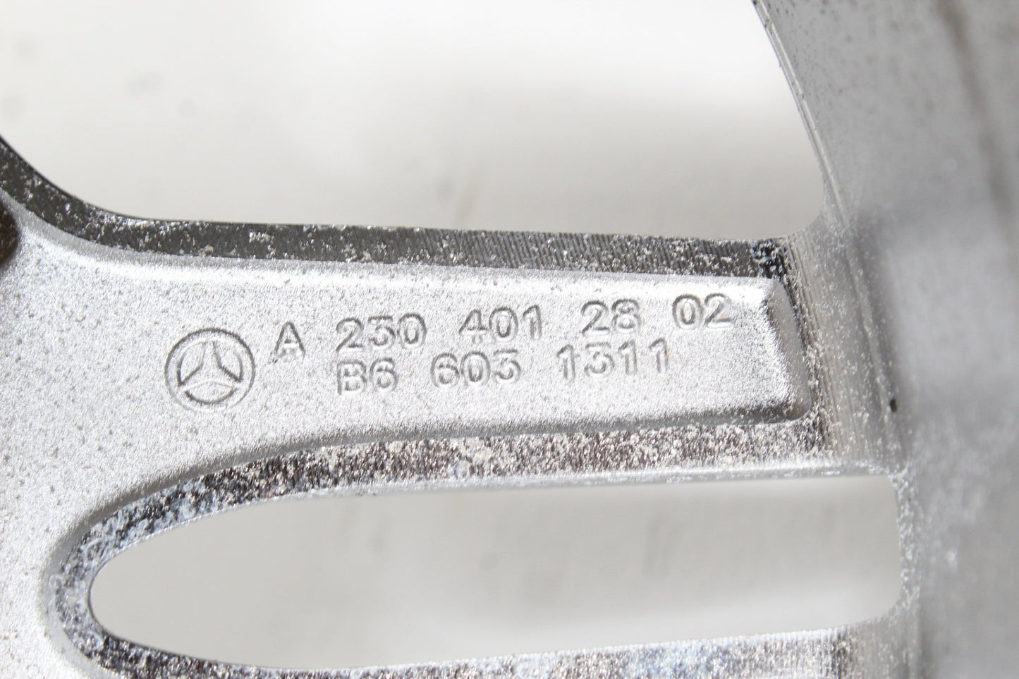 2002-2012 Mercedes-Benz SL500 R230 Wheel Rim w/ Tire 2304012802
