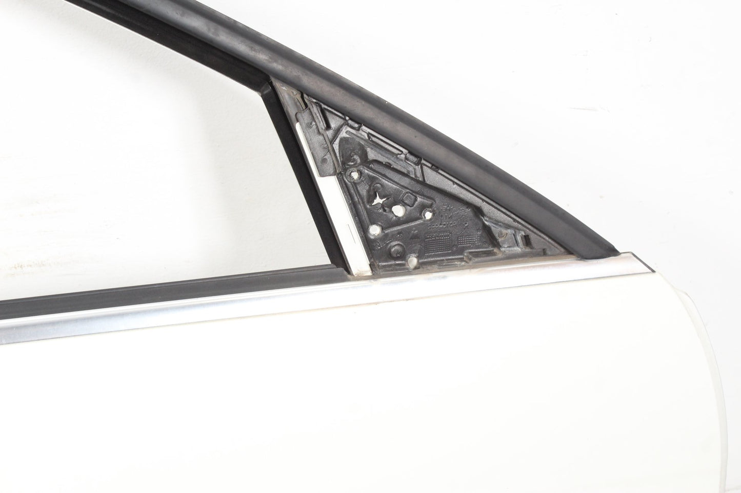 2008-2014 Mercedes-Benz C300 W204 Front Right  Door Shell 2047220210 OEM