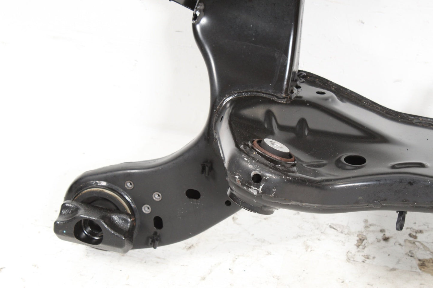 2014-2022 Maserati Ghibli M157 Rear Suspension Subframe Cross Member Frame OEM
