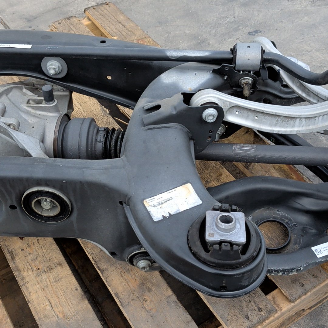 2015-2018 Mercedes-Benz C300 W205 AWD 2.0L Rear Differential Axle Spindle Subframe Bar Assembly OEM