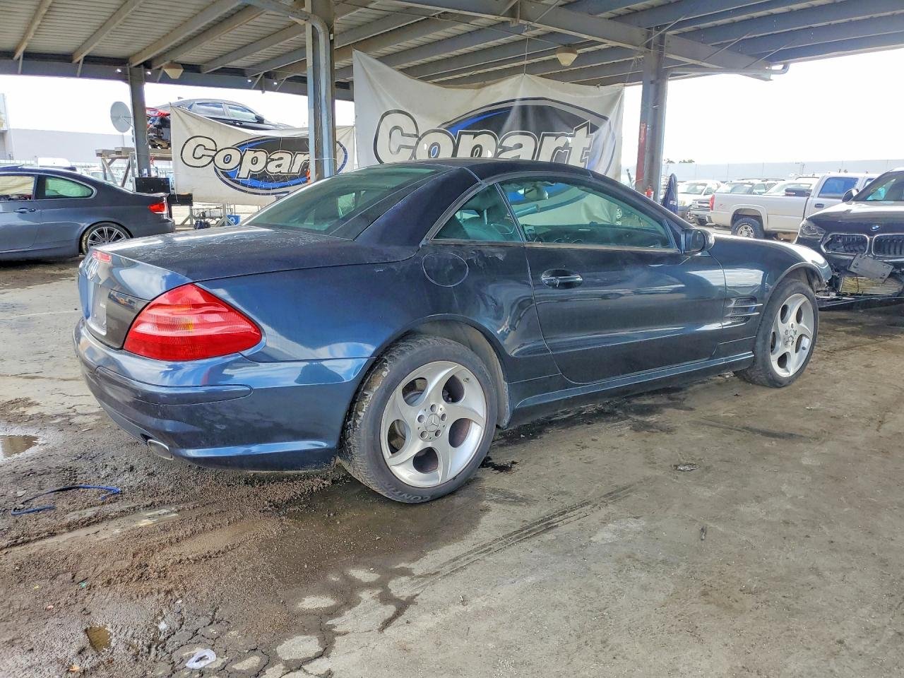2005 Mercedes-Benz SL500 R230