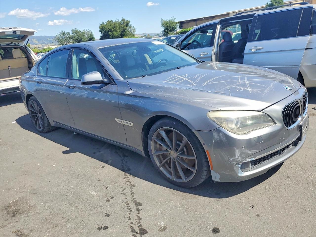 Parting Out- 2010 BMW 750i xDrive- 112
