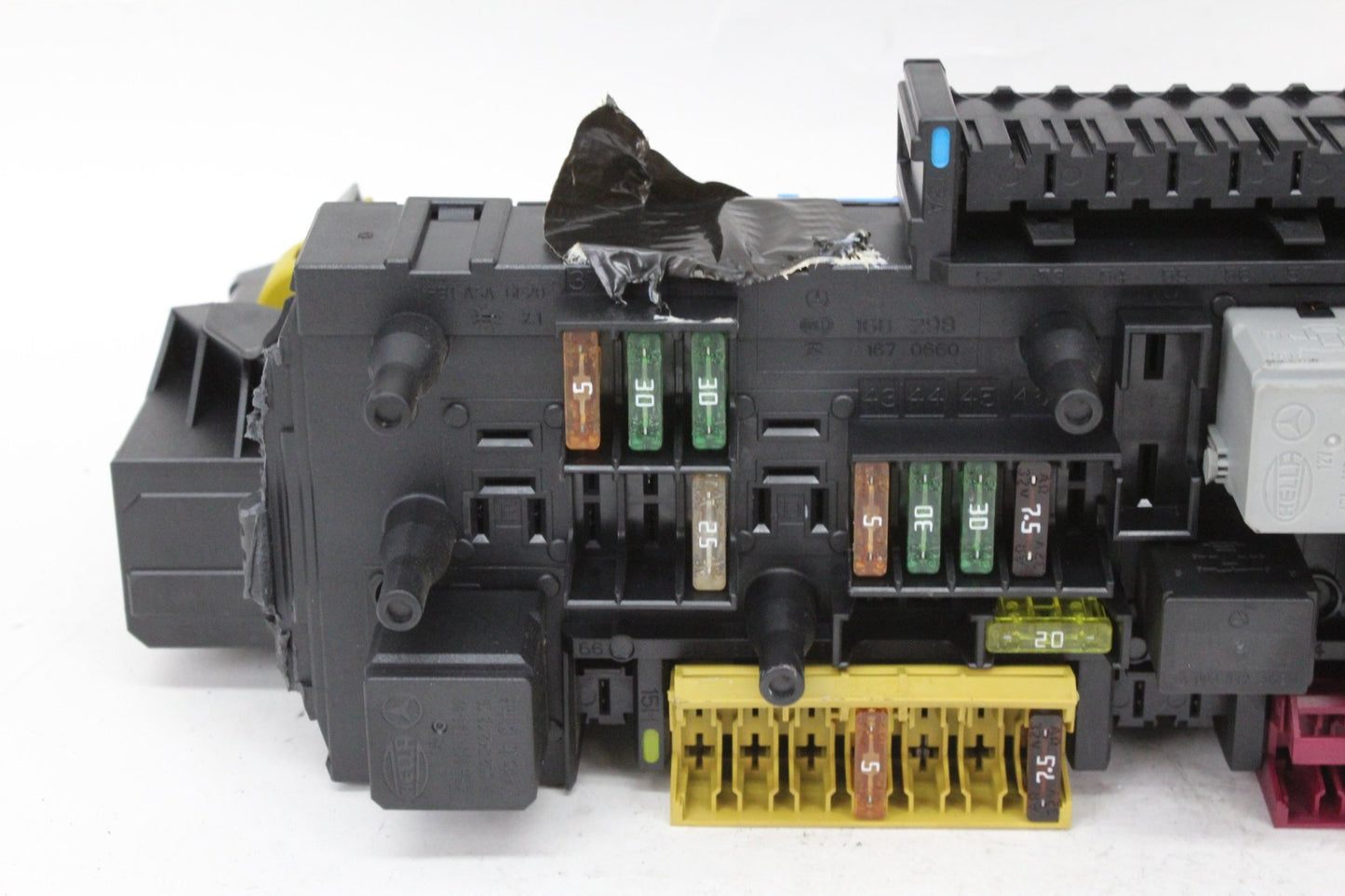 10-14 Mercedes-Benz C250 CDI W204 Rear Fuse Relay Box Module 2049060105