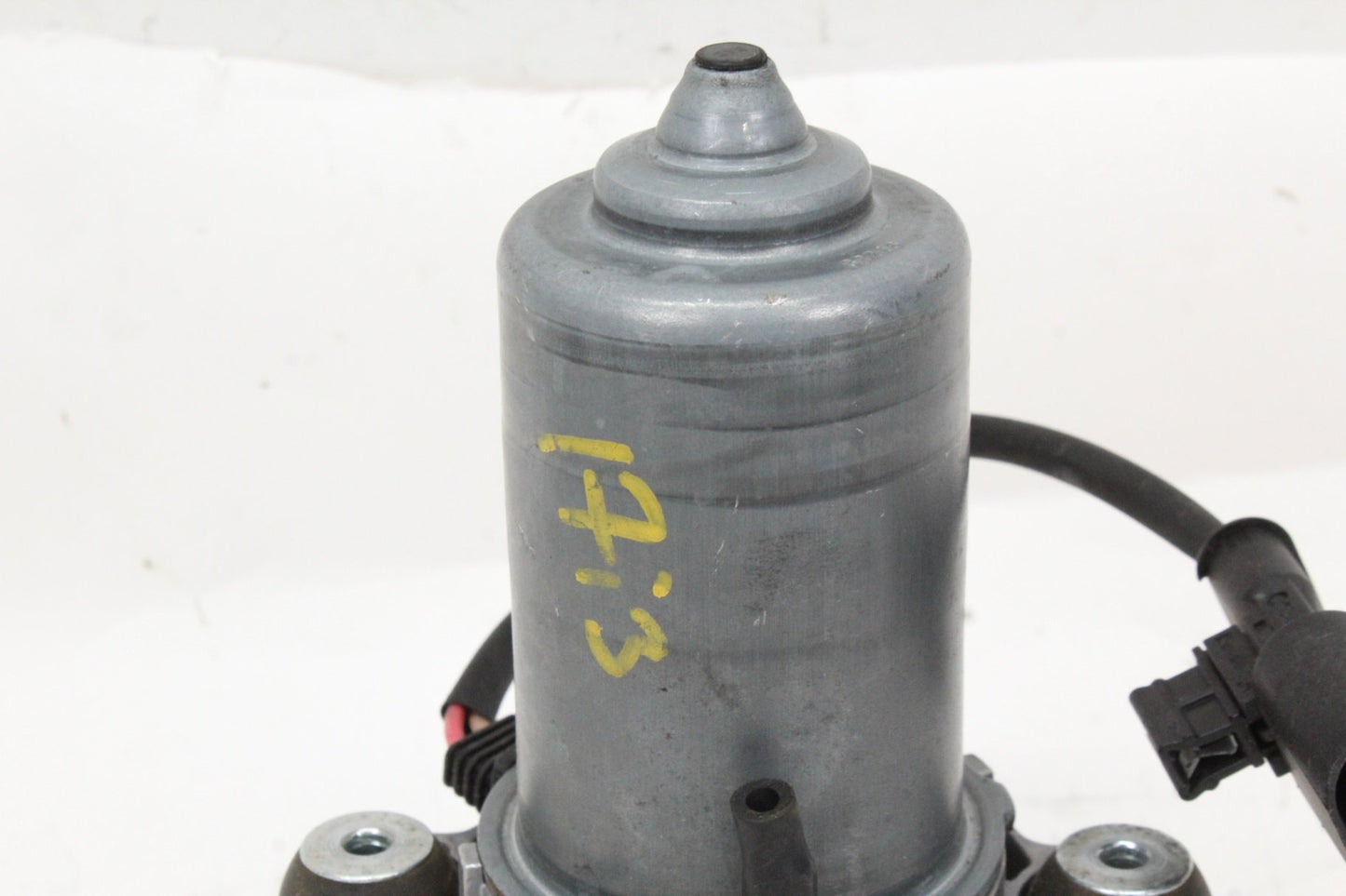 2014-2021 BMW i3 I01 Hybrid Power Brake Cylinder Vacuum Pump 34336857405 OEM
