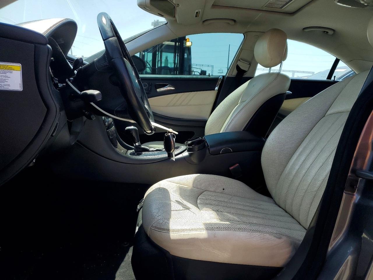 Parting Out- Mercedes-Benz CLS500 W219- 101