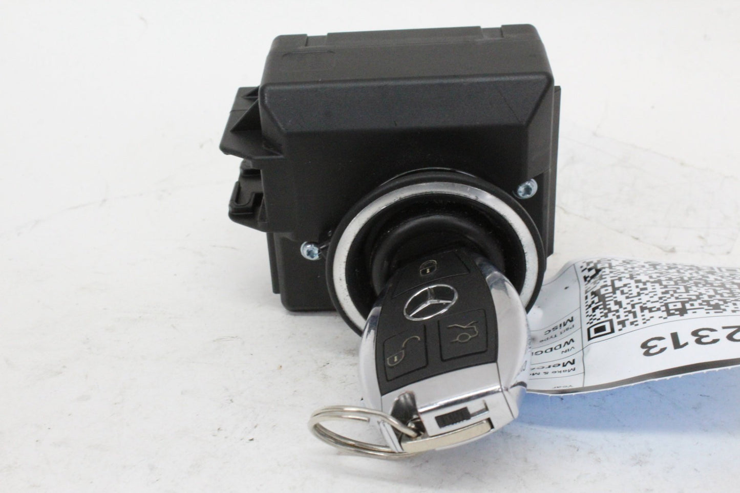 2008-2014 Mercedes-Benz C250 CDI W204 Ignition Switch Module w/ Key 2079052600