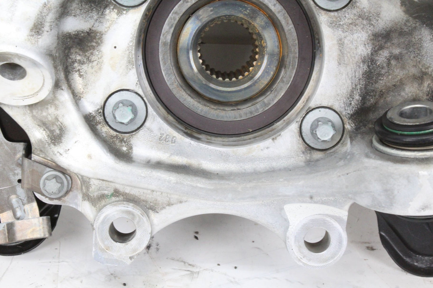 2015-2020 Mercedes-Benz C300 W205 Rear Left Spindle Knuckle Wheel Hub 2055467380