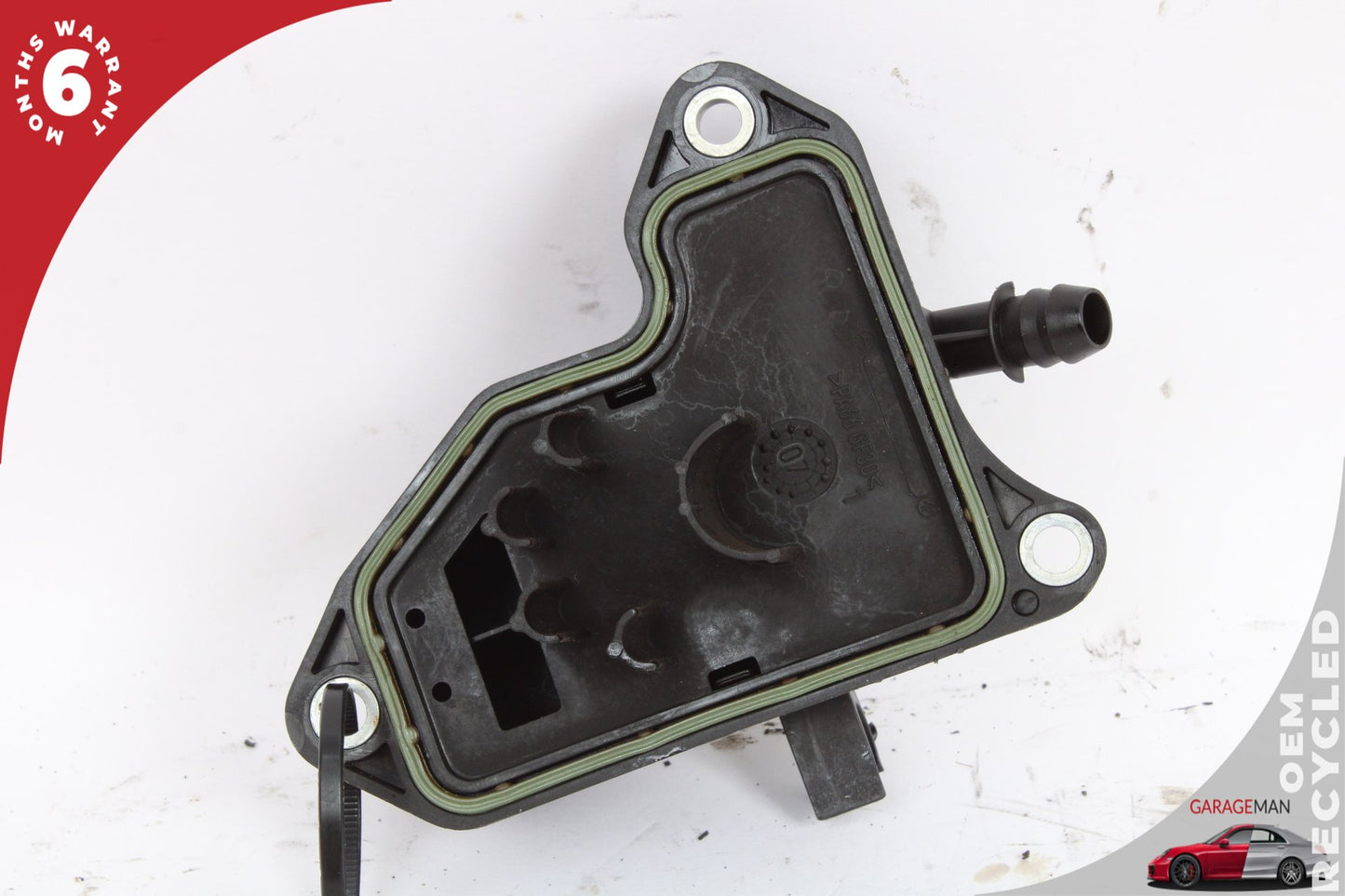 06-15 Mercedes-Benz C300 w204 Sedan Engine Oil Separator Cover 2720160134