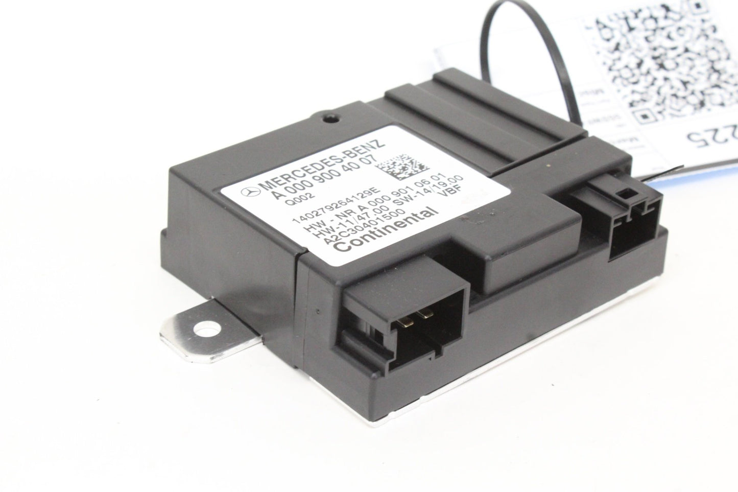 2015-2016 Mercedes-Benz C300 W205 Fuel Pump Control Module 0009004007 OEM