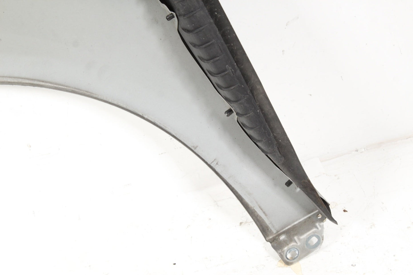 2006-2010 Mercedes W251 R350 4MATIC Front Right Passenger Side Fender Silver OEM