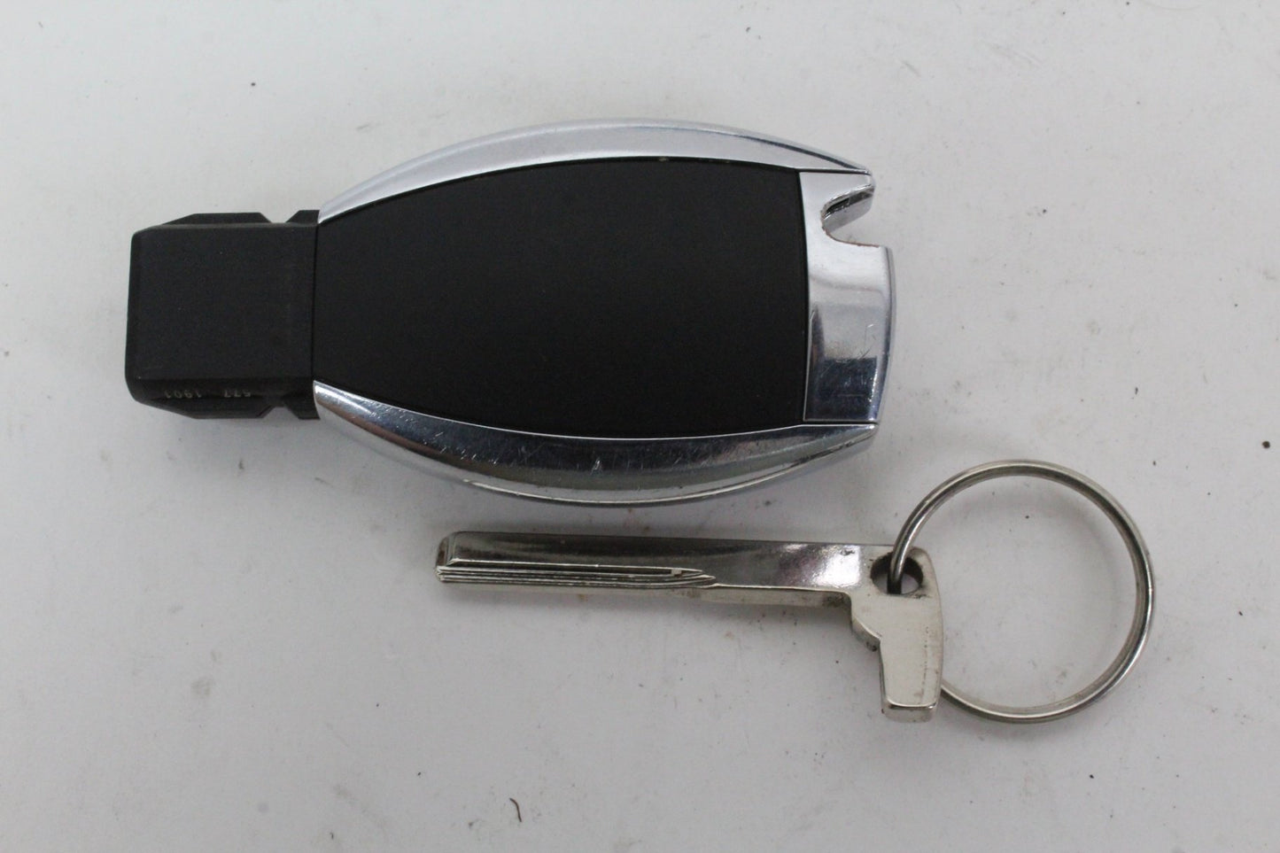 2008-2014 Mercedes-Benz C250 CDI W204 Ignition Switch Module w/ Key 2079052600
