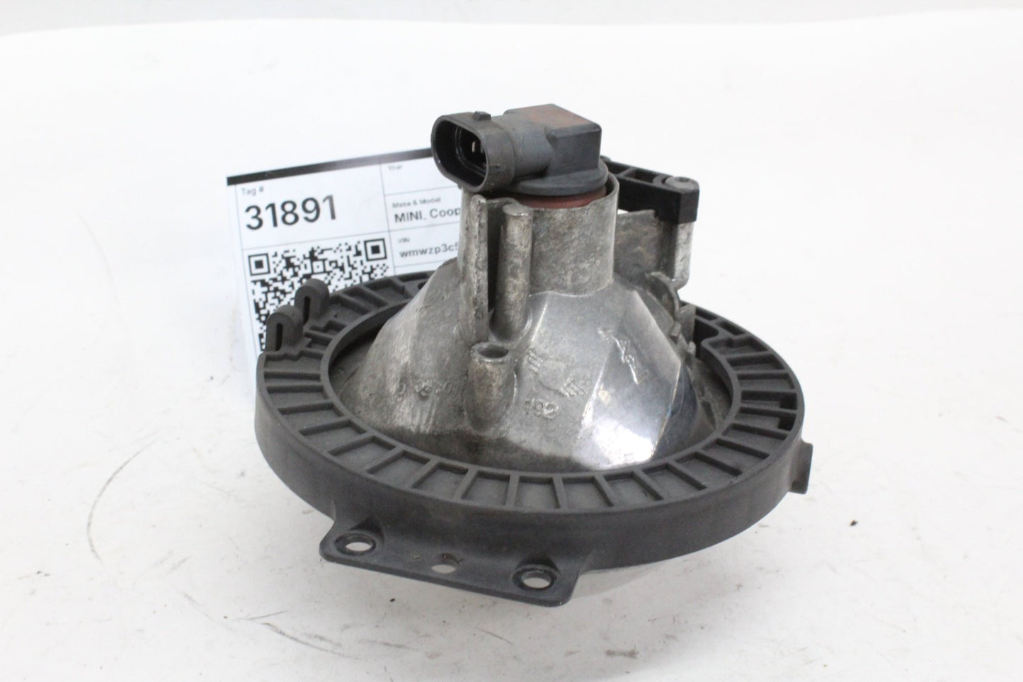 2006-2014 Mini Cooper R56 Front Left or Right Side Fog Light Lamp 0305071001 OEM