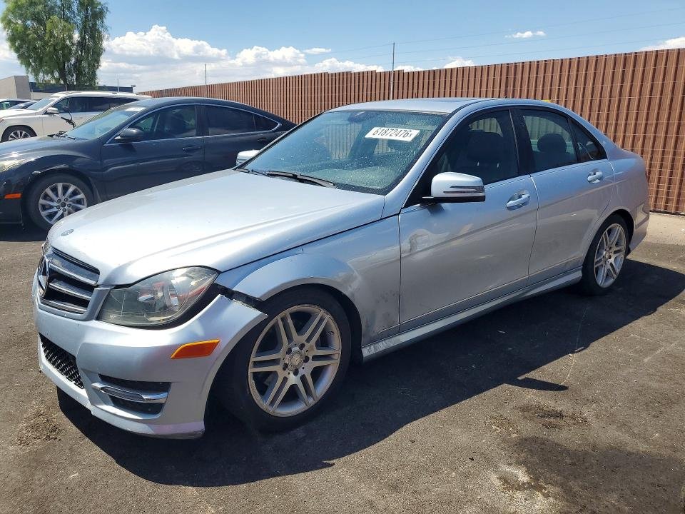 Parting Out- 2014 Mercedes-Benz C250 W204- 221
