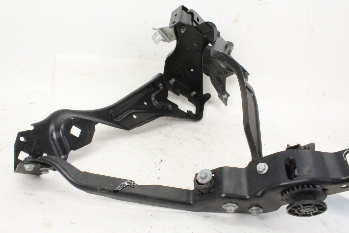 2008-2014 Mercedes-Benz C300 W204 Front Left Head Light Bracket 2046200191 OEM