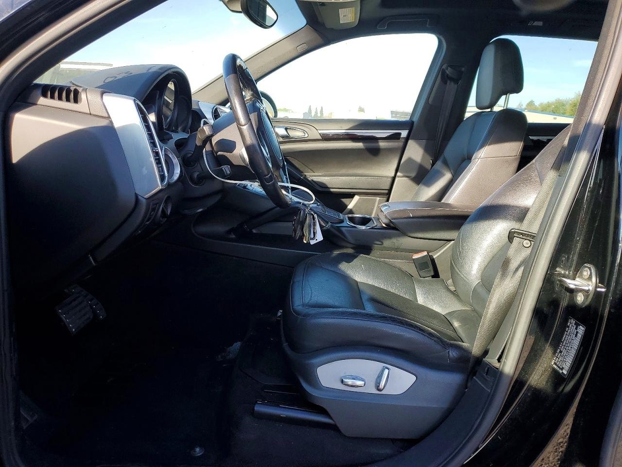 Parting Out- 2012 Porsche Cayenne 92A S- 118