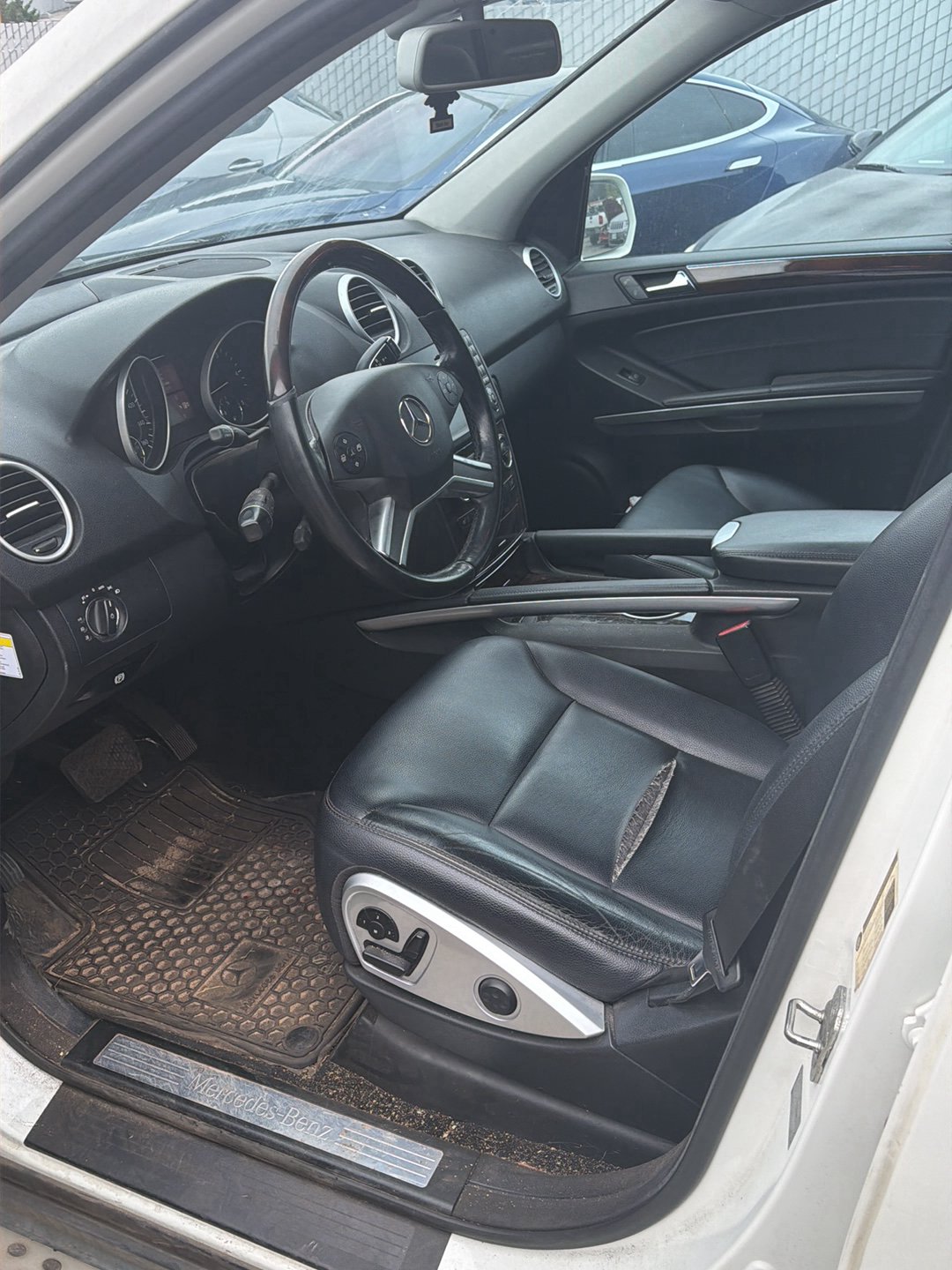 Parting Out- 2010 Mercedes-Benz ML350- 234