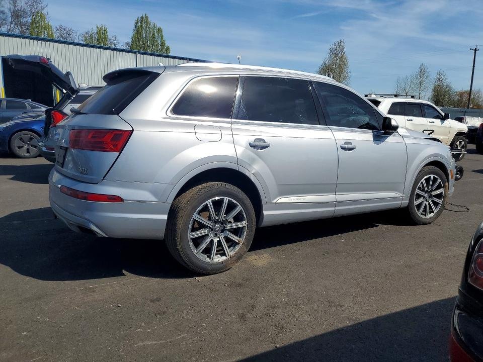 Parting Out- 2017 Audi Q7 Prestige- 201