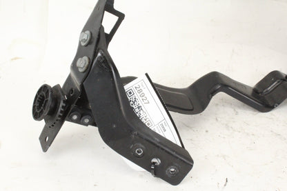 2008-2014 Mercedes-Benz C300 W204 Front Right Head Light Bracket 2046200291 OEM