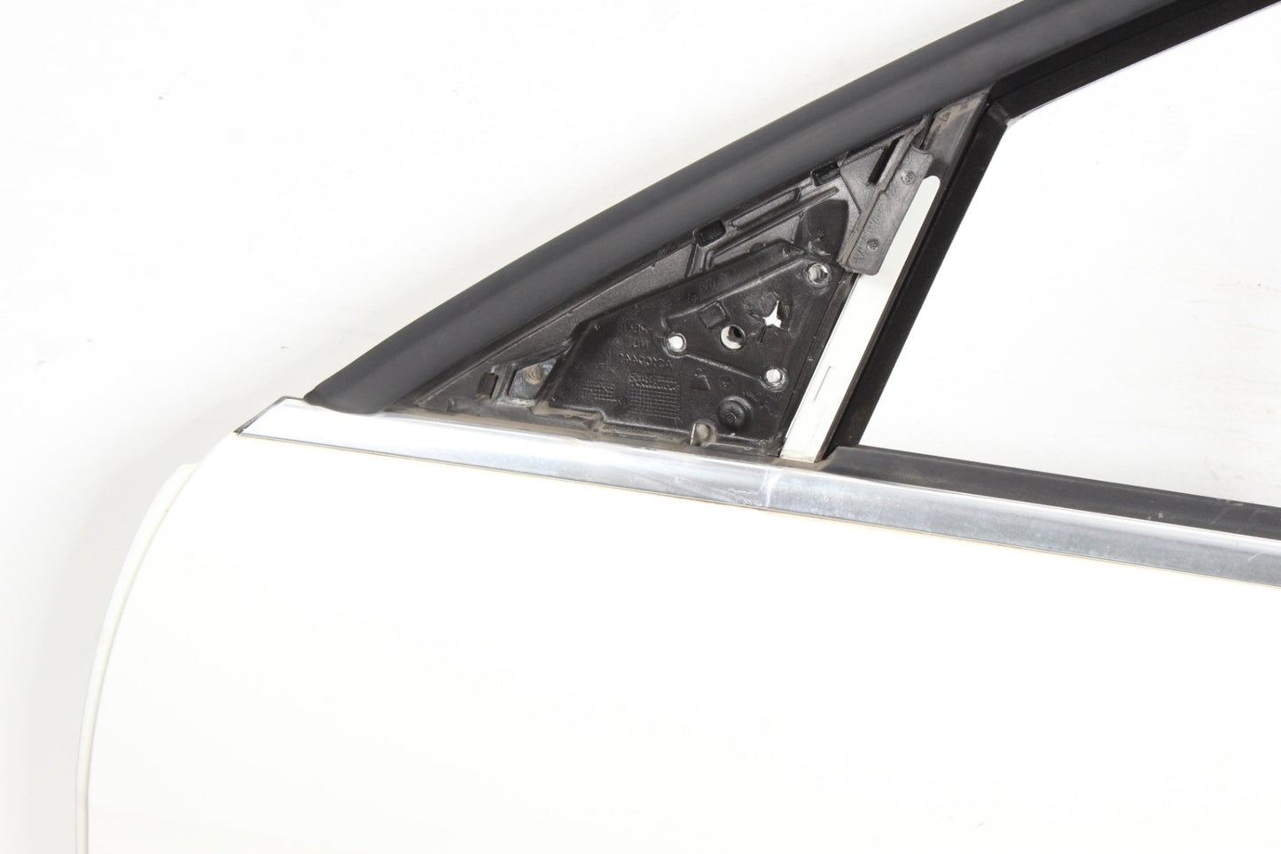 20108-2014 Mercedes-Benz C300 W204 Sedan Front Left Door Shell 2047200105 OEM