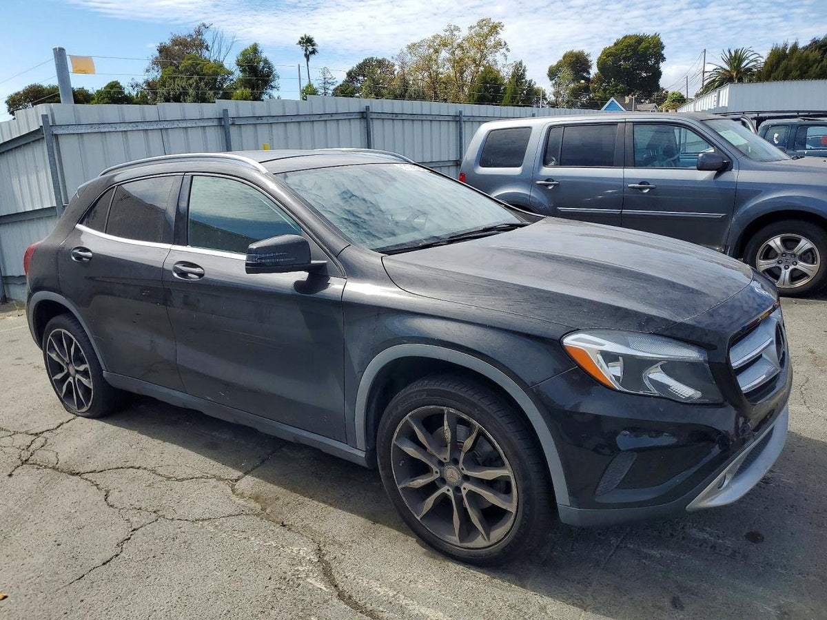 Parting Out- 2016 Mercedes-Benz GLA250 X156- 265
