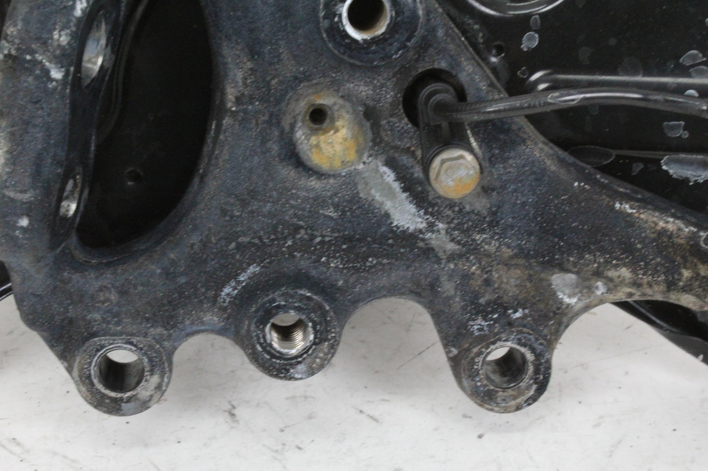 2008-2020 Mercedes W207 E350 C300 Front Right Side Spindle Knuckle Hub OEM