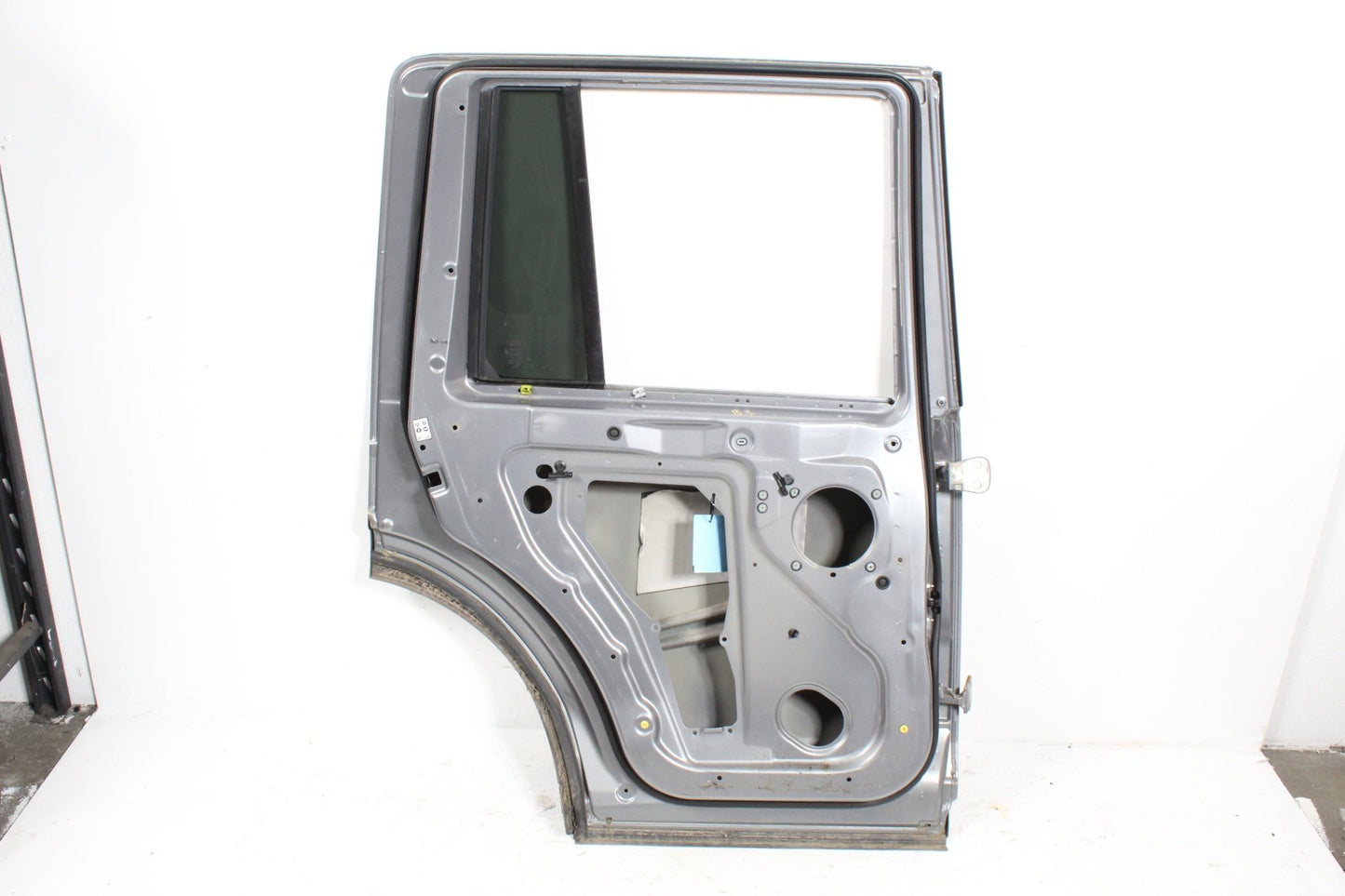 2006-2013 Land Rover LR4 SUV Left Rear Door Shell 5H3224630DA Genuine