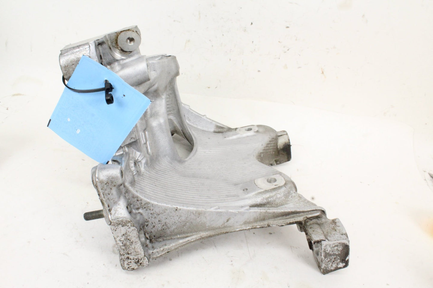 2017-2024 Audi A4 B9 Front Left Engine Mount Support Bracket 8W0399295E OEM