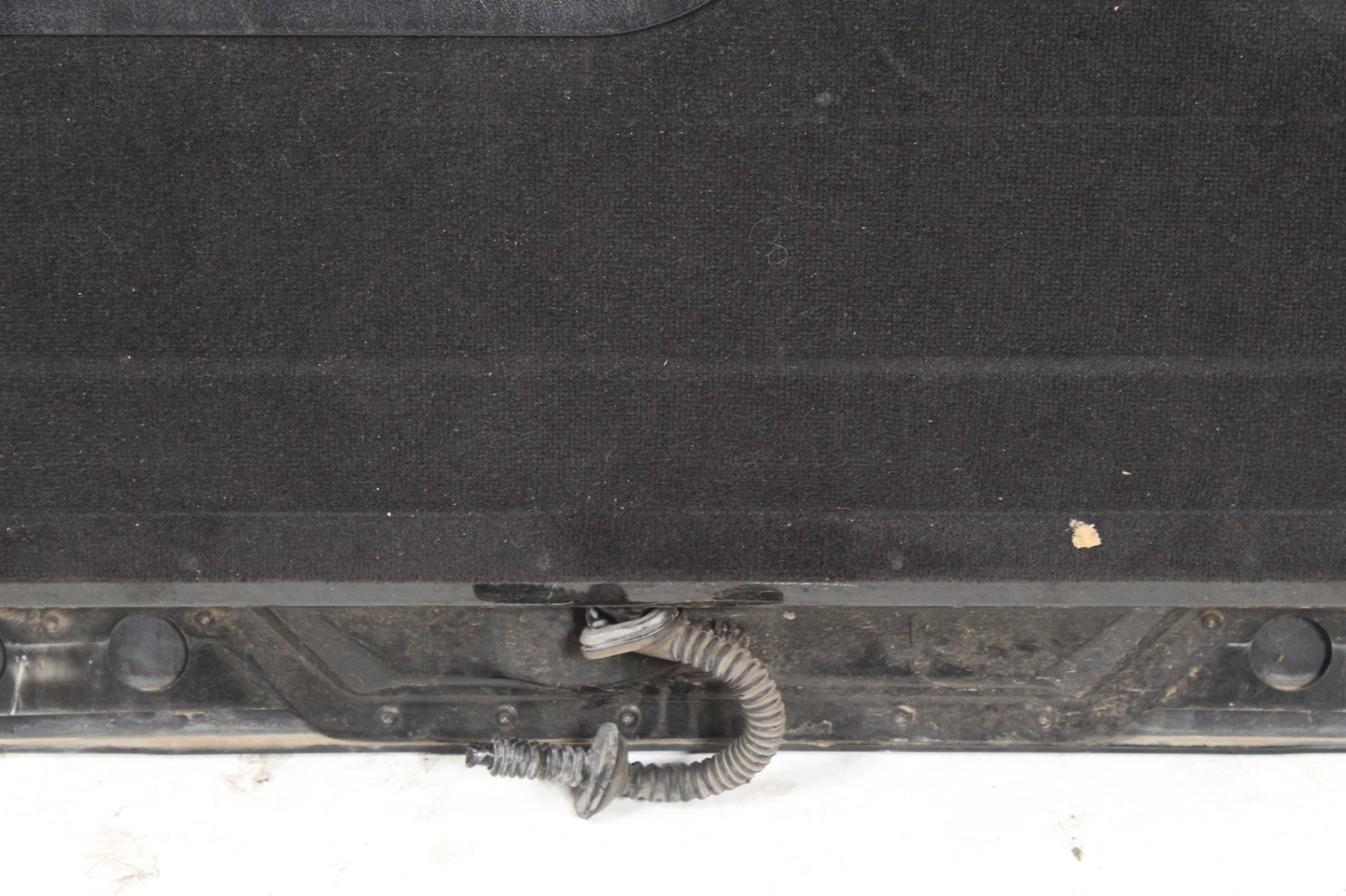 2010-2016 Land Rover LR4 SUV Rear Trunk Lower Tailgate Shell LR045550 OEM