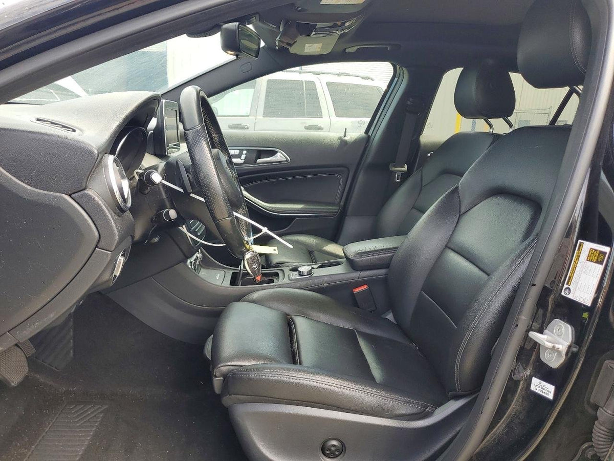 Parting Out- 2016 Mercedes-Benz GLA250 X156- 265