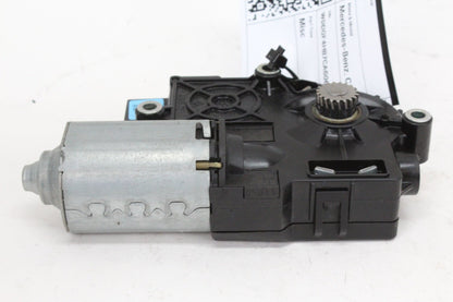 2008-2014 Mercedes-Benz C250 C-Class W204 Sun Roof Motor 2048201442 OEM