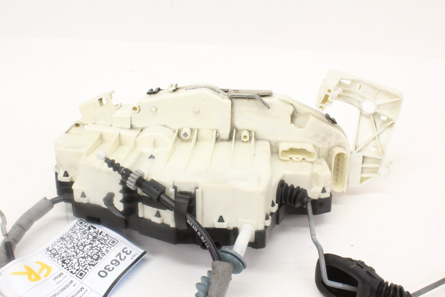 2007-2014 Mercedes-Benz S550 W221 Right Front Door Lock Actuator 2217207835