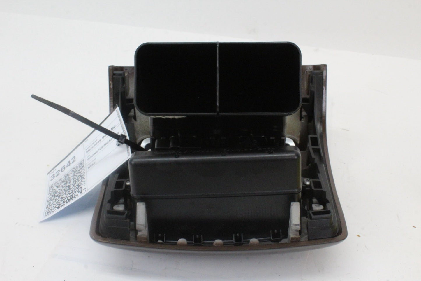 2007-2013 Mercedes-Benz S550 W221 Rear Center Console A/C Vent Trim 2216801639