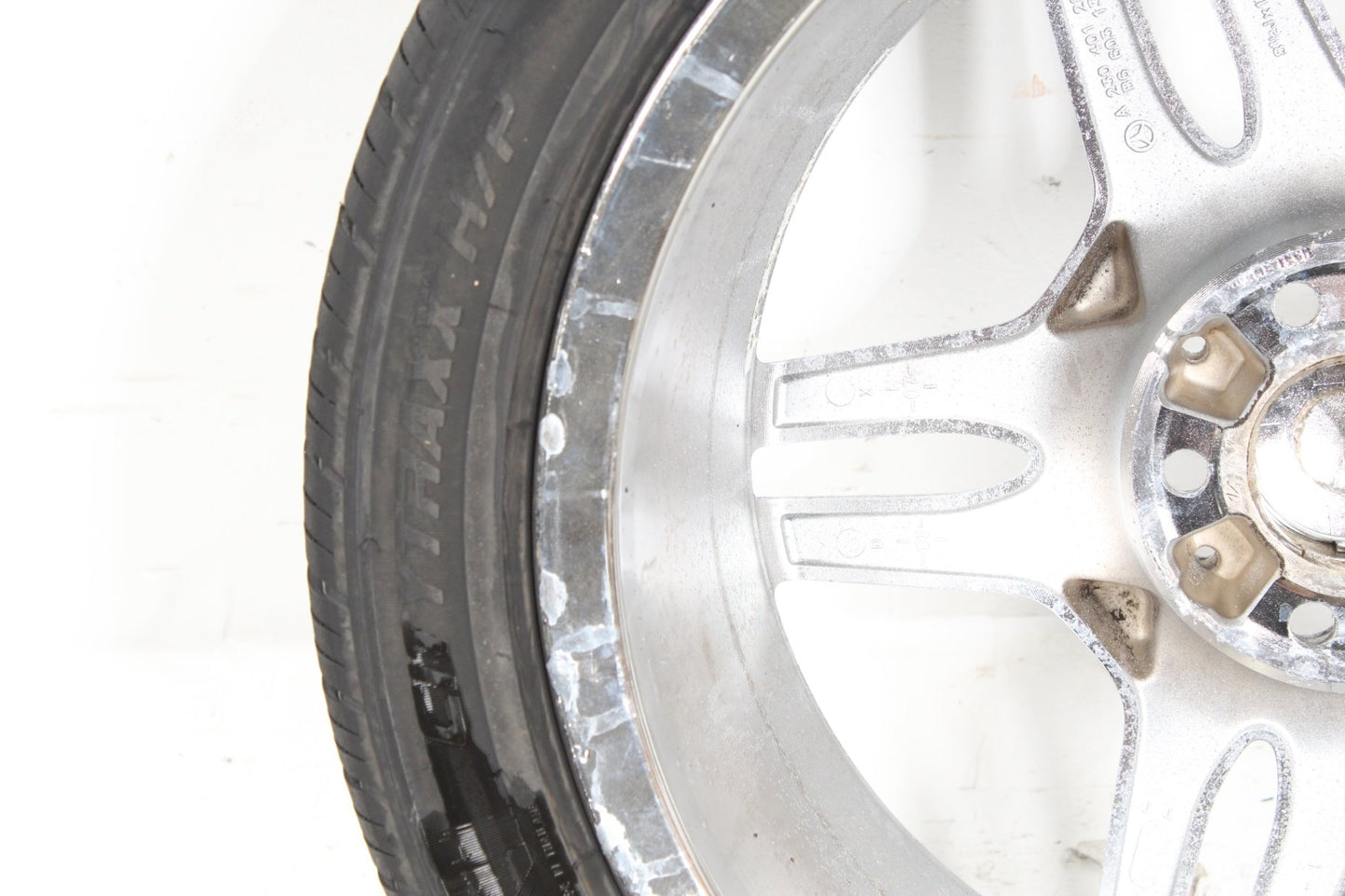 2002-2012 Mercedes-Benz SL500 R230 Wheel Rim w/ Tire 2304012802