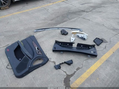 Parting Out- 2014 Mercedes-Benz CLS550 W218- 176 176