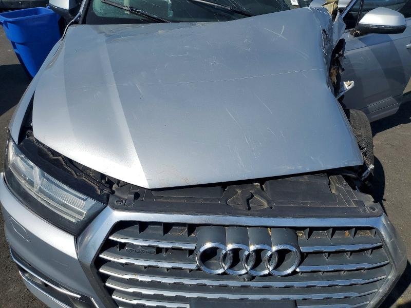 Parting Out- 2017 Audi Q7 Prestige- 201
