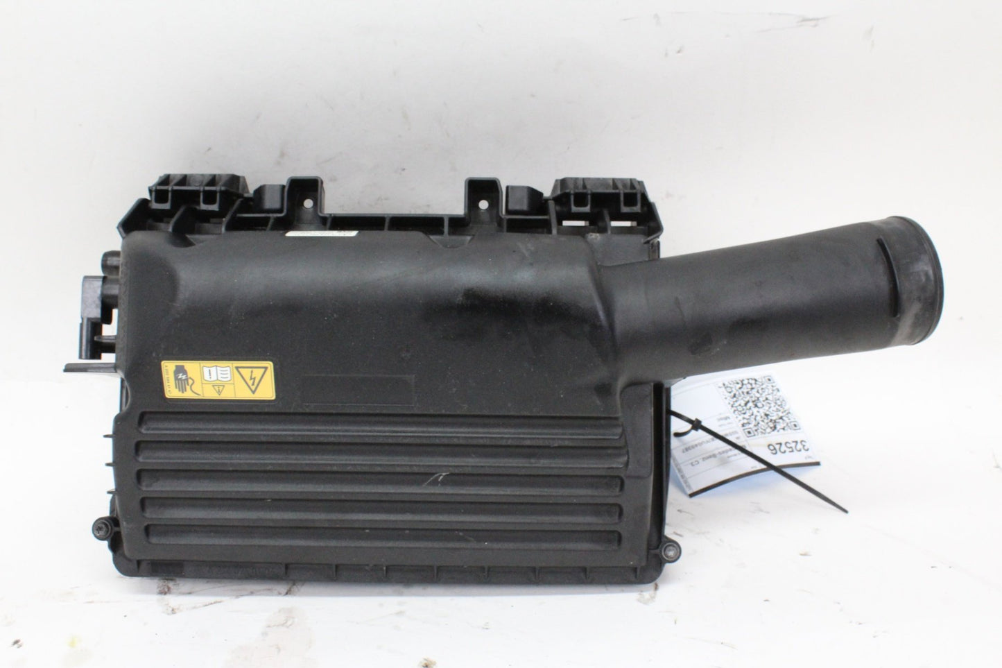 2015-2020 Mercedes-Benz C300 W205 Engine Air Intake Filter Box 2740901701